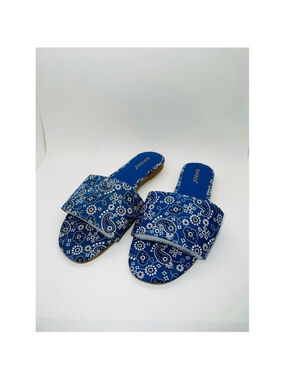 Bamboo Zest-16 Blue Bandana Print Flat Sandals Size 8 New